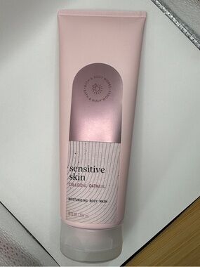 Bath & Body Works Sensitive Skin Moisturizing Body Wash - Light Pink